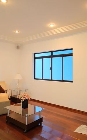 Casa à venda com 300m², 4 quartos e 4 vagasSala