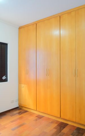 Casa à venda com 300m², 4 quartos e 4 vagasSuíte 2