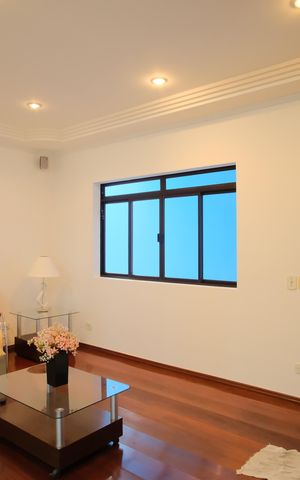 Casa à venda com 300m², 4 quartos e 4 vagasSala