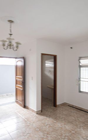 Casa à venda com 200m², 5 quartos e 2 vagas Casa à venda com 200m², 5 quartos e 2 vagasSala 1