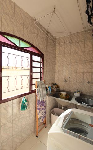 Casa à venda com 411m², 3 quartos e 3 vagasÁrea de Serviço
