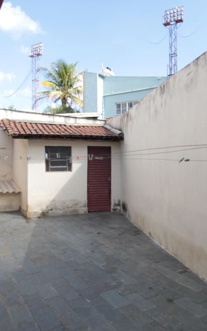Casa à venda com 411m², 3 quartos e 3 vagasQuintal dos Fundos
