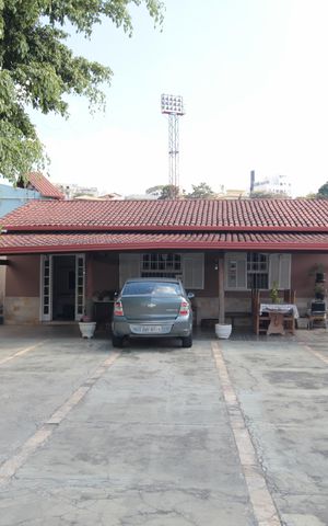 Casa à venda com 411m², 3 quartos e 3 vagasGaragem
