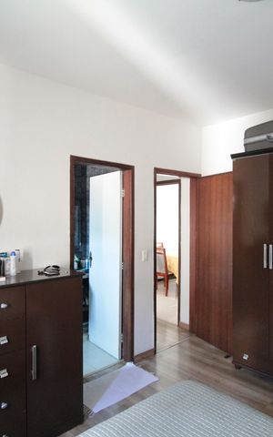 Casa à venda com 411m², 3 quartos e 3 vagasSuite