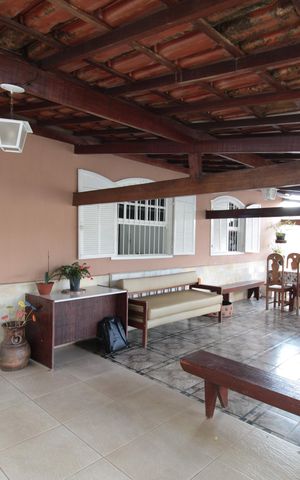 Casa à venda com 411m², 3 quartos e 3 vagasGaragem