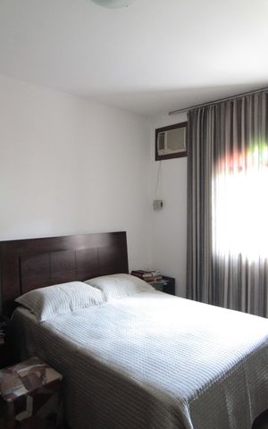 Casa à venda com 411m², 3 quartos e 3 vagasSuite