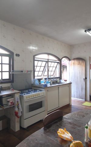 Casa à venda com 200m², 4 quartos e 4 vagasCozinha