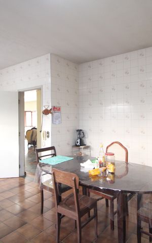 Casa à venda com 200m², 4 quartos e 4 vagasCozinha