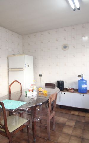 Casa à venda com 200m², 4 quartos e 4 vagasCozinha