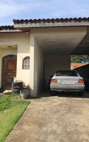 Casa à venda com 200m², 4 quartos e 4 vagasFachada