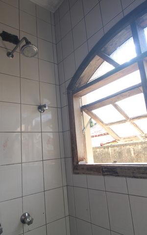 Casa à venda com 200m², 4 quartos e 4 vagasBanheiro da Suíte 2