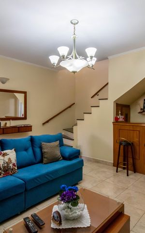 Casa à venda com 200m², 3 quartos e 4 vagas Casa à venda com 200m², 3 quartos e 4 vagasSala