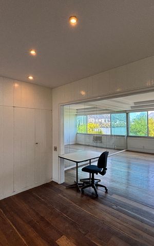 Apartamento à venda com 285m², 4 quartos e 3 vagas Apartamento à venda com 285m², 4 quartos e 3 vagasEscritório