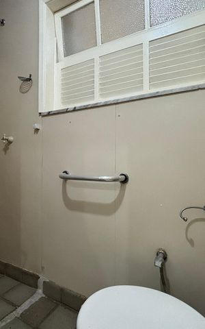 Apartamento à venda com 285m², 4 quartos e 3 vagas Apartamento à venda com 285m², 4 quartos e 3 vagasBanheiro social