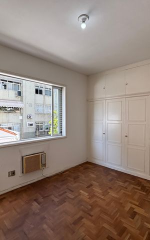 Apartamento à venda com 285m², 4 quartos e 3 vagas Apartamento à venda com 285m², 4 quartos e 3 vagasSuíte 1