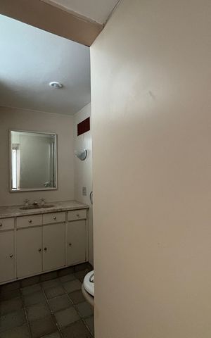Apartamento à venda com 285m², 4 quartos e 3 vagas Apartamento à venda com 285m², 4 quartos e 3 vagasBanheiro da Suíte 1