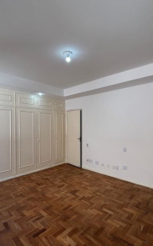 Apartamento à venda com 285m², 4 quartos e 3 vagas Apartamento à venda com 285m², 4 quartos e 3 vagasSuíte 2