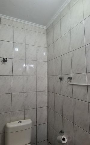 Casa de condomínio à venda com 180m², 3 quartos e 2 vagas Casa de condomínio à venda com 180m², 3 quartos e 2 vagasBanheiro 2