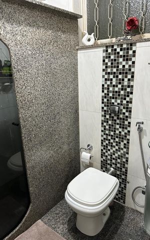Casa à venda com 600m², 3 quartos e 2 vagas Casa à venda com 600m², 3 quartos e 2 vagasBanheiro