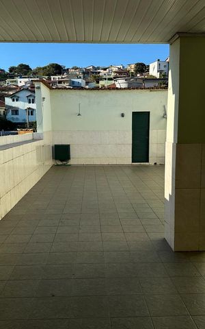 Casa à venda com 600m², 3 quartos e 2 vagas Casa à venda com 600m², 3 quartos e 2 vagasÁrea de serviço