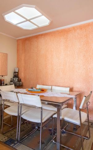 Apartamento à venda com 6640m², 2 quartos e 1 vaga Apartamento à venda com 6640m², 2 quartos e 1 vagaSala