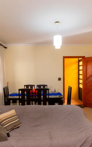 Casa à venda com 200m², 4 quartos e 2 vagasSala