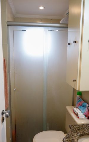 Apartamento à venda com 45m², 2 quartos e 1 vaga Apartamento à venda com 45m², 2 quartos e 1 vagaBanheiro Social