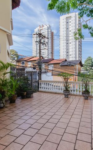Casa para alugar com 218m², 5 quartos e 1 vaga Casa para alugar com 218m², 5 quartos e 1 vagaÁrea comum