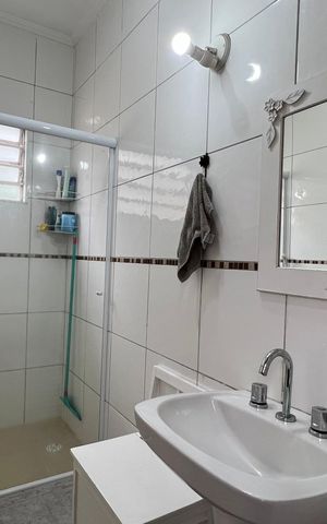Casa à venda com 124m², 2 quartos e 1 vaga Casa à venda com 124m², 2 quartos e 1 vagaBanheiro
