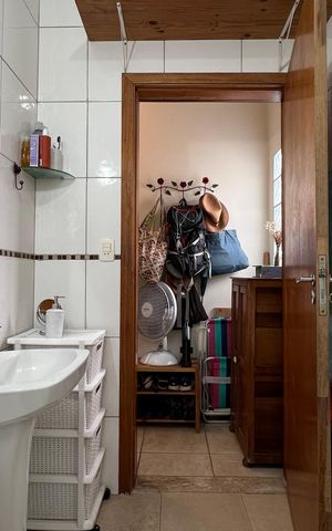 Casa à venda com 124m², 2 quartos e 1 vaga Casa à venda com 124m², 2 quartos e 1 vagaBanheiro