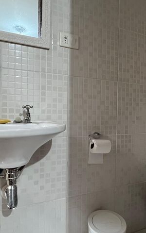 Casa à venda com 124m², 2 quartos e 1 vaga Casa à venda com 124m², 2 quartos e 1 vagaBanheiro da Edícula