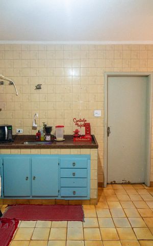 Casa à venda com 250m², 3 quartos e 2 vagas Casa à venda com 250m², 3 quartos e 2 vagasCozinha