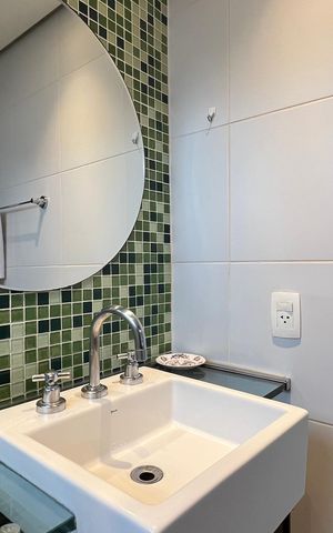 Apartamento à venda com 140m², 3 quartos e 2 vagas Apartamento à venda com 140m², 3 quartos e 2 vagasBanheiro da Suíte