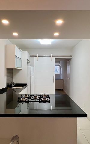 Apartamento à venda com 140m², 3 quartos e 2 vagas Apartamento à venda com 140m², 3 quartos e 2 vagasCozinha