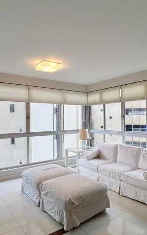 Apartamento à venda com 140m², 3 quartos e 2 vagas Apartamento à venda com 140m², 3 quartos e 2 vagasSala