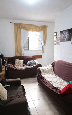 Casa à venda com 57m², 2 quartos e sem vagaSala