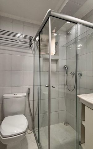 Apartamento à venda com 80m², 2 quartos e 1 vaga Apartamento à venda com 80m², 2 quartos e 1 vagaBanheiro