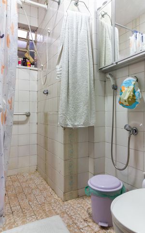 Apartamento à venda com 57m², 2 quartos e sem vaga Apartamento à venda com 57m², 2 quartos e sem vagaBanheiro
