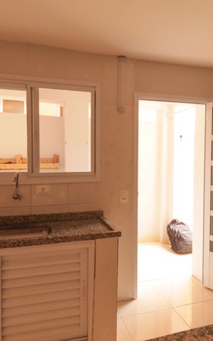 Casa à venda com 190m², 8 quartos e sem vaga Casa à venda com 190m², 8 quartos e sem vagaCozinha