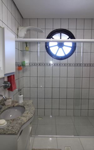 Casa à venda com 120m², 4 quartos e 4 vagasCasa 2 - Banheiro Suíte