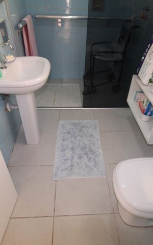 Casa à venda com 120m², 4 quartos e 4 vagasCasa 1 - Banheiro de Serviço