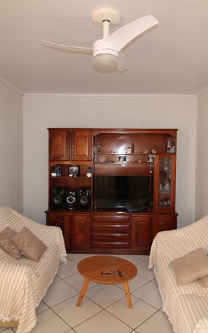 Casa à venda com 120m², 4 quartos e 4 vagasCasa 1 - Sala