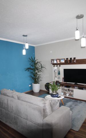 Casa à venda com 120m², 4 quartos e 4 vagasCasa 2 - Sala