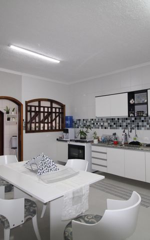 Casa à venda com 120m², 4 quartos e 4 vagasCasa 2 - Cozinha