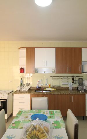 Casa à venda com 120m², 4 quartos e 4 vagasCasa 1 - Cozinha