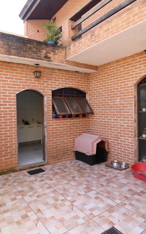 Casa à venda com 120m², 4 quartos e 4 vagasQuintal