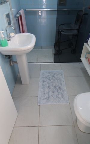 Casa à venda com 120m², 4 quartos e 4 vagasCasa 1 - Banheiro de Serviço
