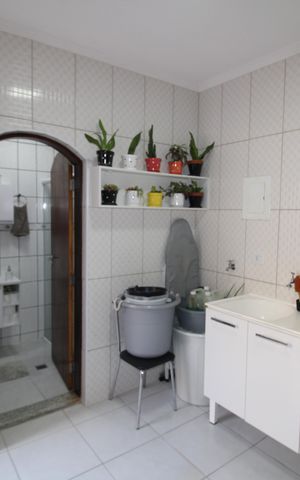 Casa à venda com 120m², 4 quartos e 4 vagasCasa 2 - Área de Serviço