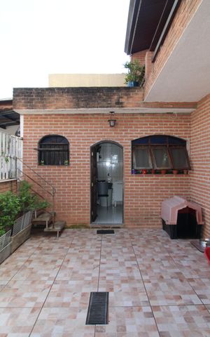 Casa à venda com 120m², 4 quartos e 4 vagasQuintal