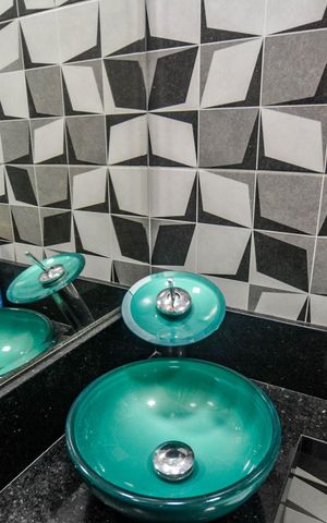 Apartamento à venda com 110m², 2 quartos e 2 vagas Apartamento à venda com 110m², 2 quartos e 2 vagasBanheiro da Suíte